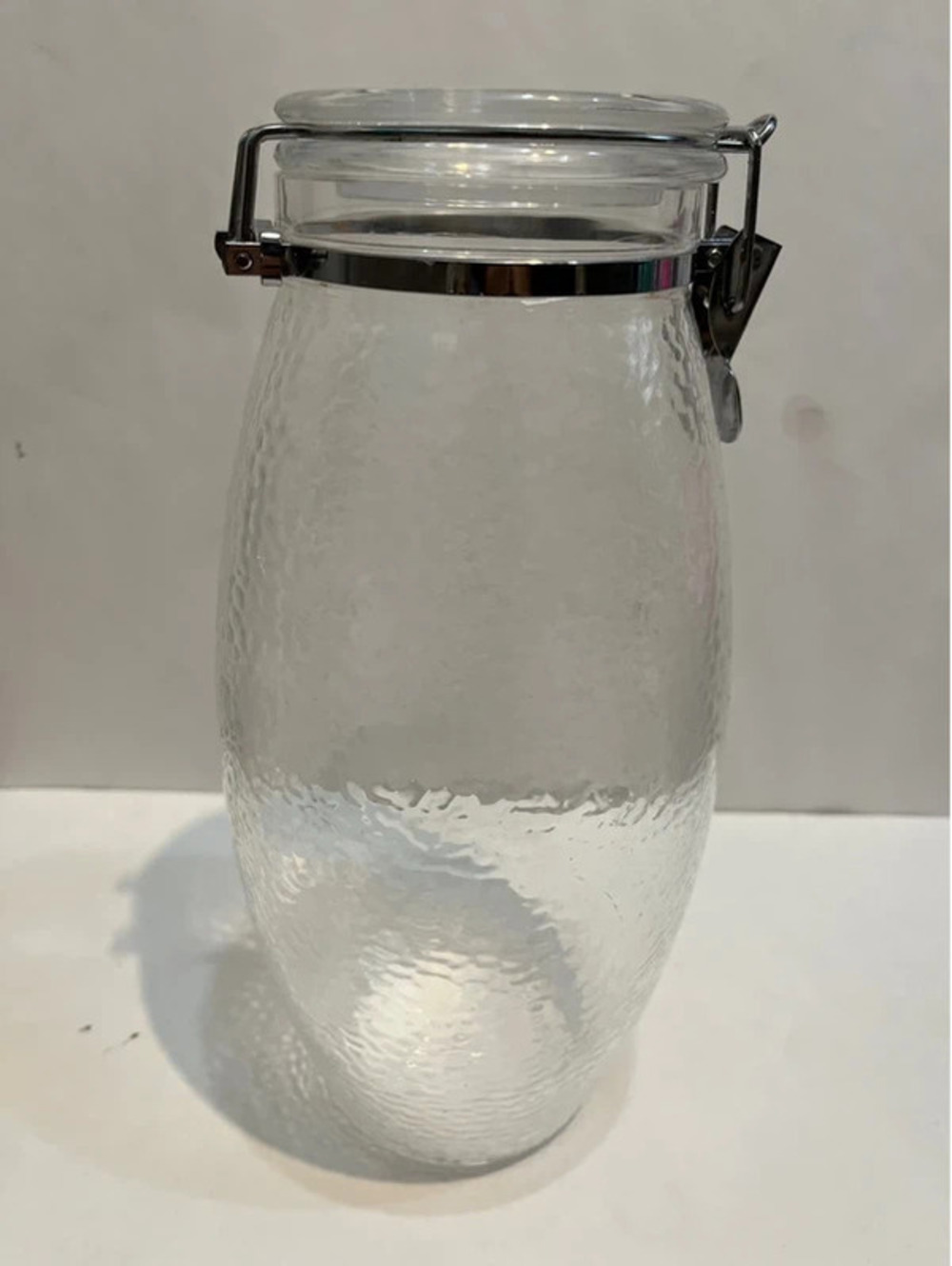 Plastic large clear storage container with clip lid